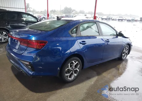 2021 Kia Forte Lxs z USA, uszkodzony, nr VIN 3KPF24AD2ME310533